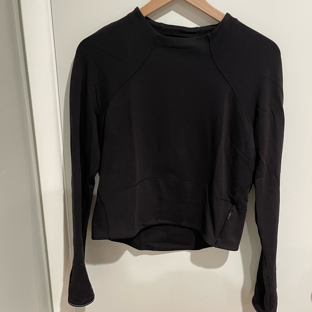Lululemon cropped running shirt - extra insulation